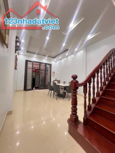 Nhà Ba Đình 60m2 x 5 tầng - Ô chờ thang máy - Cách mặt phố 20M.