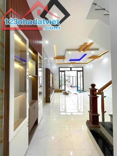 GẤP.SOS.1 căn nhà vừa ở vừa kinh doanh. Cách phố XÃ ĐÀN 5M. Cực hiếm 30m2 8 tỷ