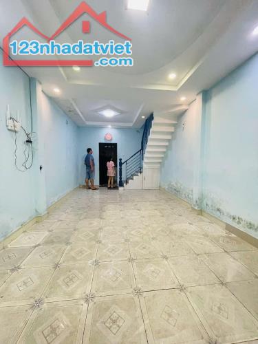 Bán Gấp nhà Vườn Lài Tân Phú hẻm xe hơi thông 37m2 -2 tầng nhỉnh 3 tỷ