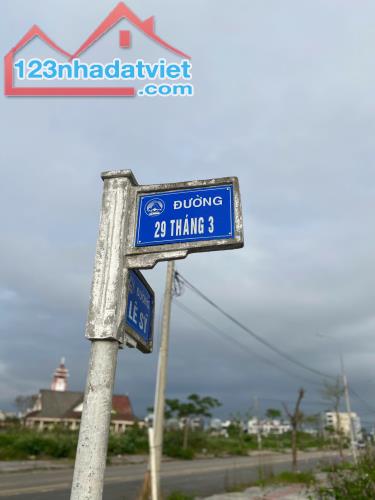 Bàn nhà 03 tầng mặt tiền đường 29/3 - Đà Nẵng