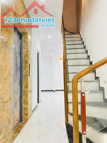 BÁN NHÀ KIM GIANG KIM GIANG 45M 5 TẦNG MT3.6M NHÀ ĐẸP THANG MÁY YÊN TĨNH Ở SƯỚNG 8.1 TỶ - 1