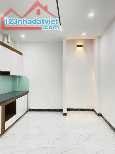 BÁN NHÀ KIM GIANG KIM GIANG 45M 5 TẦNG MT3.6M NHÀ ĐẸP THANG MÁY YÊN TĨNH Ở SƯỚNG 8.1 TỶ - 2