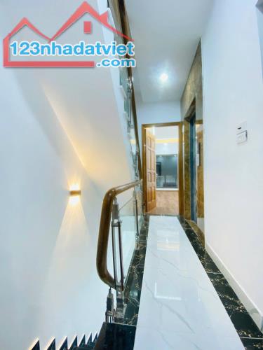 BÁN NHÀ KIM GIANG KIM GIANG 45M 5 TẦNG MT3.6M NHÀ ĐẸP THANG MÁY YÊN TĨNH Ở SƯỚNG 8.1 TỶ - 3