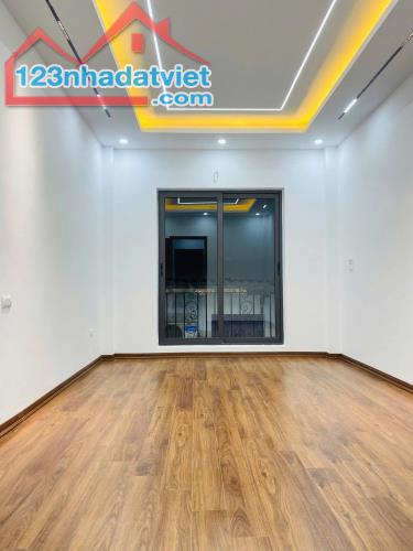 BÁN NHÀ KIM GIANG KIM GIANG 45M 5 TẦNG MT3.6M NHÀ ĐẸP THANG MÁY YÊN TĨNH Ở SƯỚNG 8.1 TỶ - 4