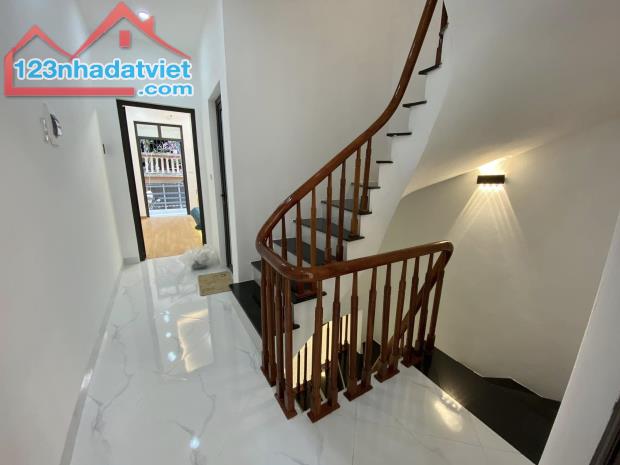 Kim Ngưu 50 m2, 5 tầng ở luôn, ngõ to, thông suốt, gần ô tô. - 3