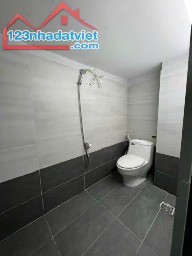 CHDV MẶT TIỀN 5 TẦNG - GẦN CHỢ CÂY XOÀI, 12 PHÒNG, DÒNG TIỀN 55TR/THÁNG - 5