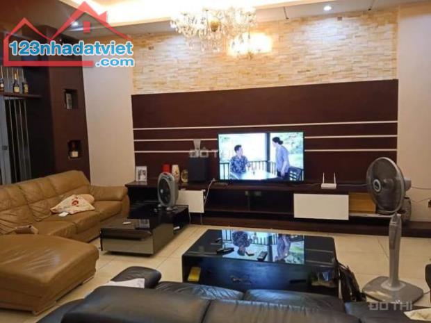 Bán nhà phân lô 40m2 4T MT 3.6m giá nhỉnh 6tỷ. Thanh Nhàn Hai Bà Trưng 0947913839.