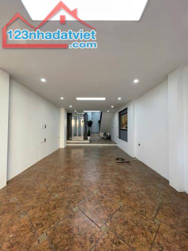 🚗 SIÊU PHẨM BỒ ĐỀ – LÂM HẠ – 69M² – 5 TẦNG – GARA Ô TÔ – THANG MÁY – 15,5 TỶ!