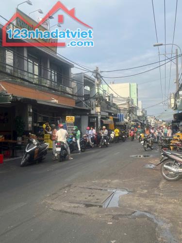 Bán nhà mặt tiền dưới 6 tỷ 88 ở Ba Đình P10 Q8. 3 tầng 4PN, Sổ hoàn công, không quy hoạch