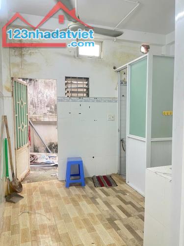 Bán nhà mặt tiền dưới 6 tỷ 88 ở Ba Đình P10 Q8. 3 tầng 4PN, Sổ hoàn công, không quy hoạch - 4