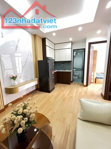 Cần bán chung cư mini phố Đông Tác, Đống Đa 52m, 2 ngủ, nhà đẹp, full nội thất giá 1.95 tỷ