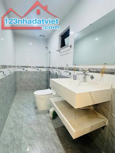 Bán Nhà Mới PLô 5T,MT 3.3m,40m2 Ô Tô Vào, Vạn Phúc- 8ty hơn