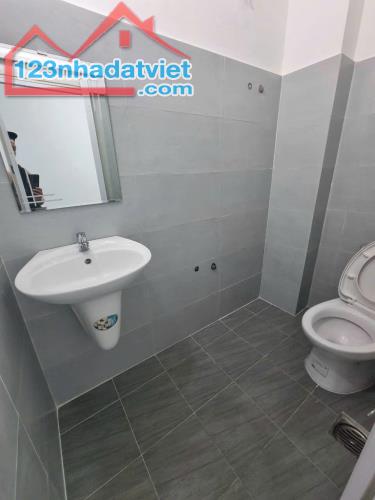 Bán Nhà Mặt Tiền kinh doanh 3 tầng đường Đặng Tất,Nha Trang - 1