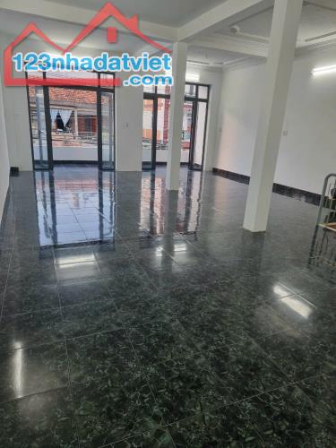 Bán Nhà Mặt Tiền kinh doanh 3 tầng đường Đặng Tất,Nha Trang - 2