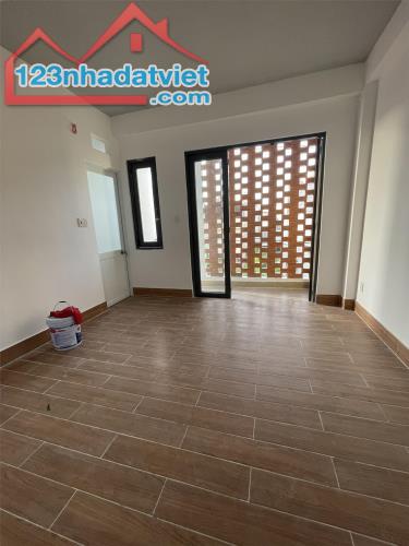 VIP THẠNH XUÂN 43-Q12 - CẶP NHÀ SỔ HỒNG- 2MT TRƯỚC SAU- 5,45x7,5=41m2 - 5 PHÒNG - ĐƯỜNG - 2