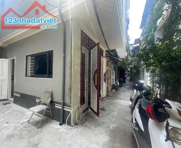 TRUNG TÂM ĐỐNG ĐA - 3 THOÁNG -  Ô TÔ ĐỖ - ĐẤT ĐƯỢC CƠ QUAN ĐIỆN PHÂN CẢ KHU ĐÃ LÀM SỔ
