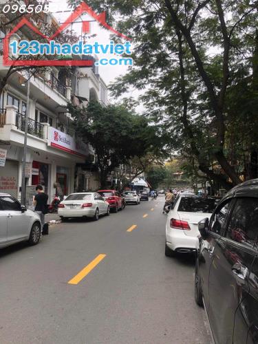 Bán nhà ngã 5 phố Nhà Hoả, Bát Đàn, Đường Thành, Phùng Hưng 65m mặt tiền gần 5m đang cho