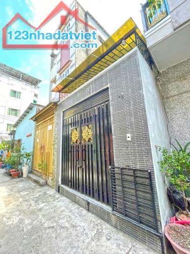 HOT! Nhà đẹp mới hoàn thiện hẻm 270 Huỳnh Tấn Phát, Quận 7