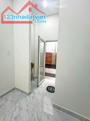 HOT! Nhà đẹp mới hoàn thiện hẻm 270 Huỳnh Tấn Phát, Quận 7 - 3