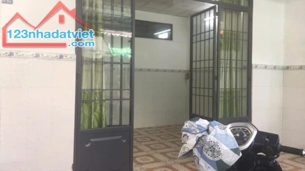 nhà 3,3 triệu 2 phòng ngủ cách chợ Cái Răng 300m - 2