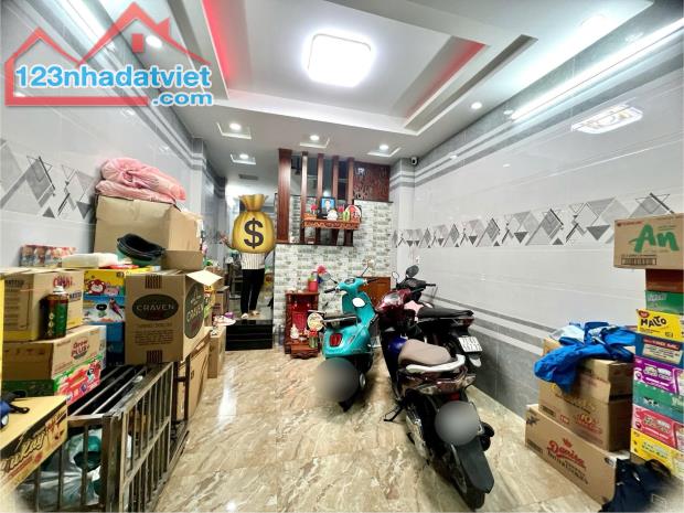CHIẾN LƯỢC --BÌNH TÂN --40M2 -5 TẦNG --GIÁ CHỈ :4:95 TỶ (TL) - 1
