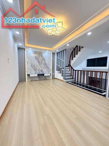 BÁN NHÀ 5 TẦNG - 45.5M² - VĨNH QUỲNH, THANH TRÌ - GIÁ CHỈ 5.95 TỶ - 1