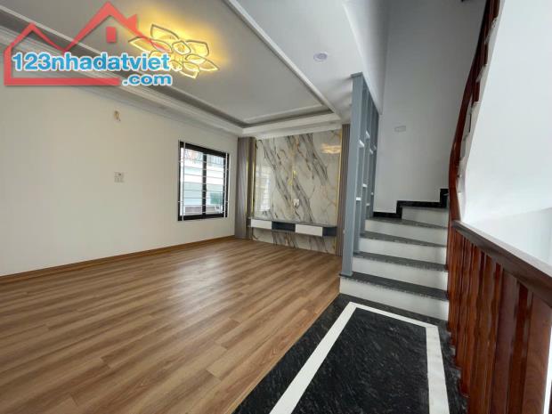 BÁN NHÀ 5 TẦNG - 45.5M² - VĨNH QUỲNH, THANH TRÌ - GIÁ CHỈ 5.95 TỶ - 2