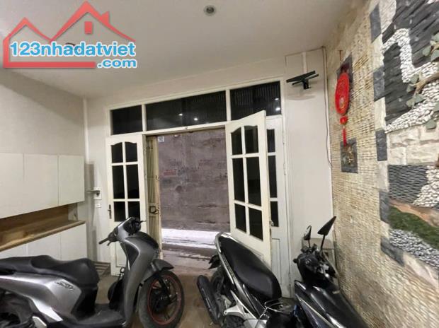 HIẾM NGUYỄN AN NINH ,NGÕ THÔNG, Ô TÔ ĐỖ GẦN, 33M2 GIÁ CHỈ 5,6 TỶ - 3