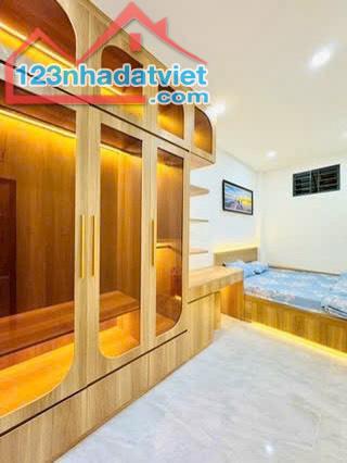 NHÀ 3 TẦNG KIÊN CỐ – 4PN 5WC, TIỆN LỢI DI CHUYỂN – GẦN EMART, NGUYỄN DUY CUNG, GÒ VẤP – CH