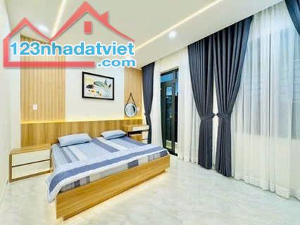 NHÀ 3 TẦNG KIÊN CỐ – 4PN 5WC, TIỆN LỢI DI CHUYỂN – GẦN EMART, NGUYỄN DUY CUNG, GÒ VẤP – CH - 2