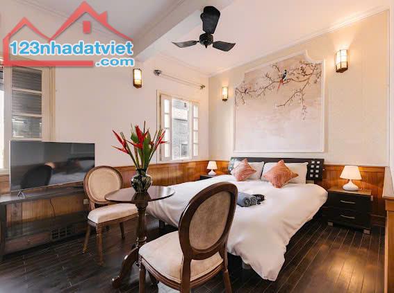 Bán Biệt thự ngõ 310 Nghi Tàm, đang làm Homestay 100m2 MT 6.6m xây 5 tầng chỉ 22,x tỷ