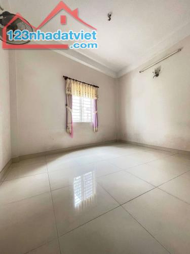 Bán nhà HXH Lạc Long Quân,P.10,Q.Tân Bình,dt: 4 x 14 nhà xây 2 lầu 6 Tỷ 5. - 4