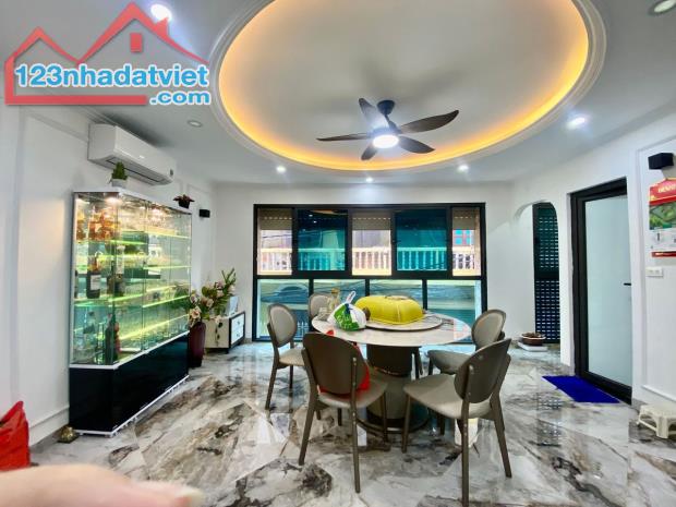 Bán gấp nhà lô góc phố Minh Khai- Hai Bà Trưng.DT60m,5tầng giá 7.3tỷ.