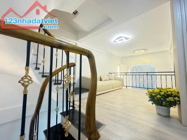 Bán nhà 30m x 4 tầng đường Giáp Bát - Hoàng Mai. - 2