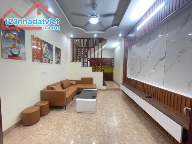 Bán nhà phố Trần Điền ô tô tránh gần hồ KD tốt DT 52m2, 6 tầng, MT 3,8