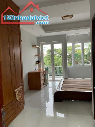 Bán nhà mặt tiền đường số Tân Phong Quận 7 - 3