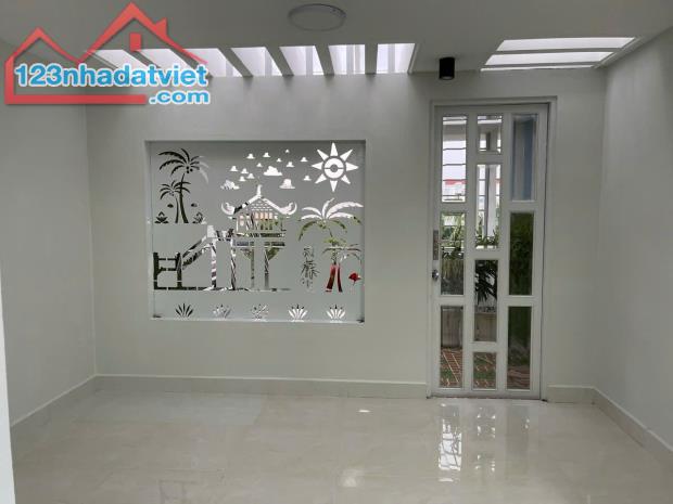 Bán nhà mặt tiền đường số Tân Phong Quận 7 - 4