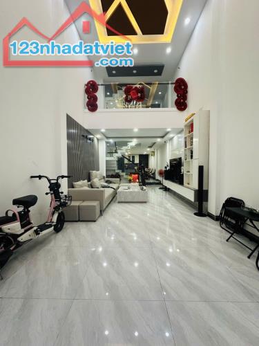 Bán nhà quận 5, đường An Bình, 68m2, 5 tầng, 13.5 tỷ