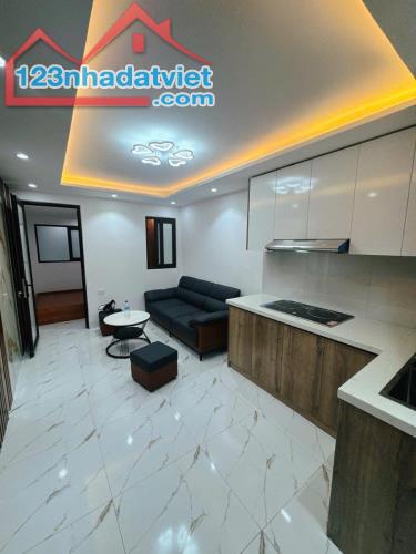 BÁN CĂN HỘ TẬP THỂ ĐỐNG ĐA – Ô TÔ ĐỖ CỬA – KINH DOANH – FULL NỘI THẤT - 0358114768