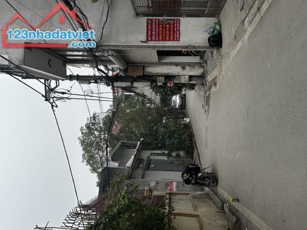🏡Nhà Bát Khối lô góc 2 mặt thoáng, mặt ngõ thông, ô tô vào nhà
