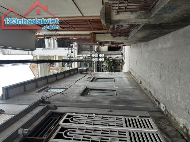 🏡Nhà Bát Khối lô góc 2 mặt thoáng, mặt ngõ thông, ô tô vào nhà - 3