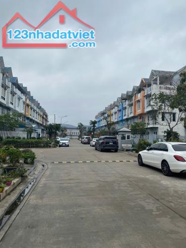 Bán rẻ Căn LK San Hô. Hướng Nam, view biển. Đầy đủ nội thất, Chỉ việc về ở. Khu đô thị - 4