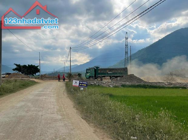 Hạ 900 triệu, còn 2 tỷ 900 cho 9500m2 đất cây xã Vạn Lương Vạn Ninh Khánh - 1