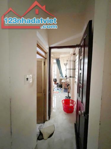 Nhà 4 tầng (3x10m) 3PN sát MT đường Dương Bá Trạc P2Q8 - 2