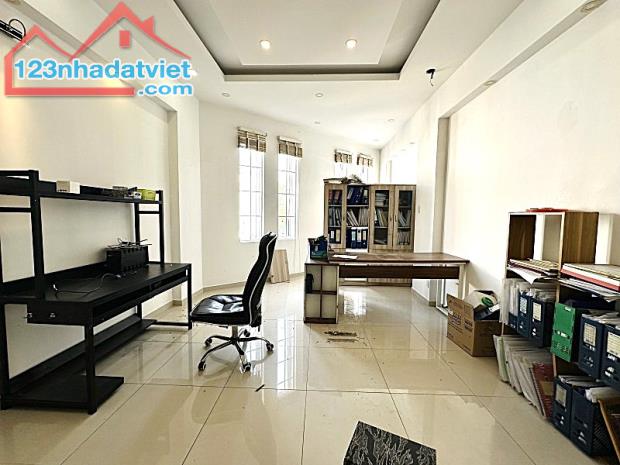 9 TỈ X - NHÀ ĐẸP TÂN ĐỊNH QUẬN I - HẺM XE HƠI 1/ NGẮN - 50M2 2 LẦU 3PN MỚI - VUÔNG VỨC A4 - 2