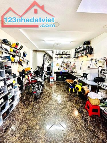5 TỈ X - NHÀ CÔ BẮC QUẬN I - GẦN ĐH VĂN LANG - HẺM XE HƠI 1/ SÁT MẶT TIỀN - 33M2 2PN Ở &KD