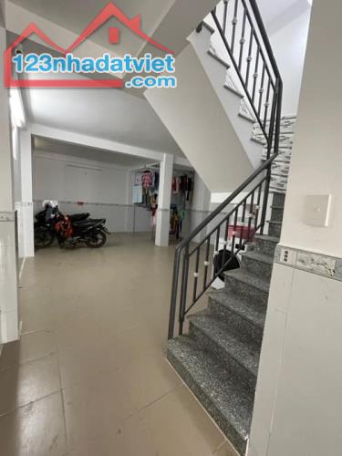 Căn hộ dịch vụ 5 Tầng, 114,5m2, thu nhập 480triệu/Năm, 1452 Huỳnh Tấn Phát, Phú Mỹ Quận - 1