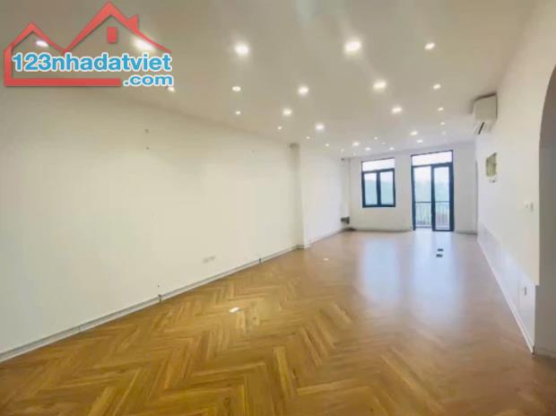 Cho thuê nhà mặt phố Mạc Thái Tông 4 tầng 1 hầm 100m2 thang máy thông sàn ô tô vào, KD tốt - 2