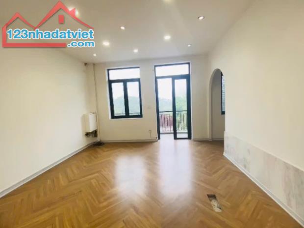 Cho thuê nhà mặt phố Mạc Thái Tông 4 tầng 1 hầm 100m2 thang máy thông sàn ô tô vào, KD tốt - 3