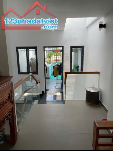 ► Kiệt nhựa Ô tô 5m, sát MT Lý Thường Kiệt, 2 mặt thoáng, 60m2, 4 mê đúc đẹp hiện đại,